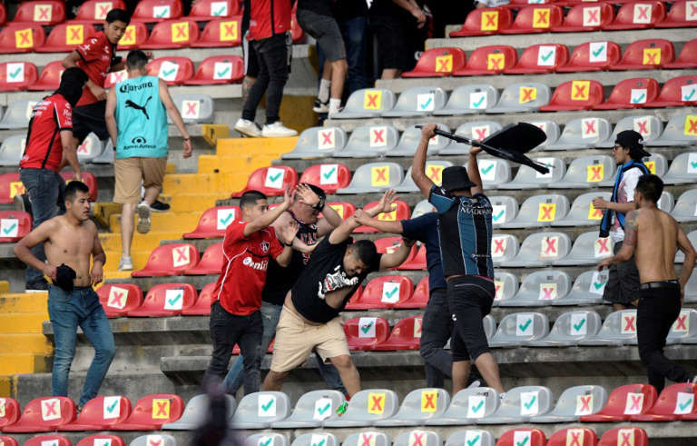 Nguy cơ bạo lực gia tăng trên khán đài xem bóng đá tại Mỹ Latinh